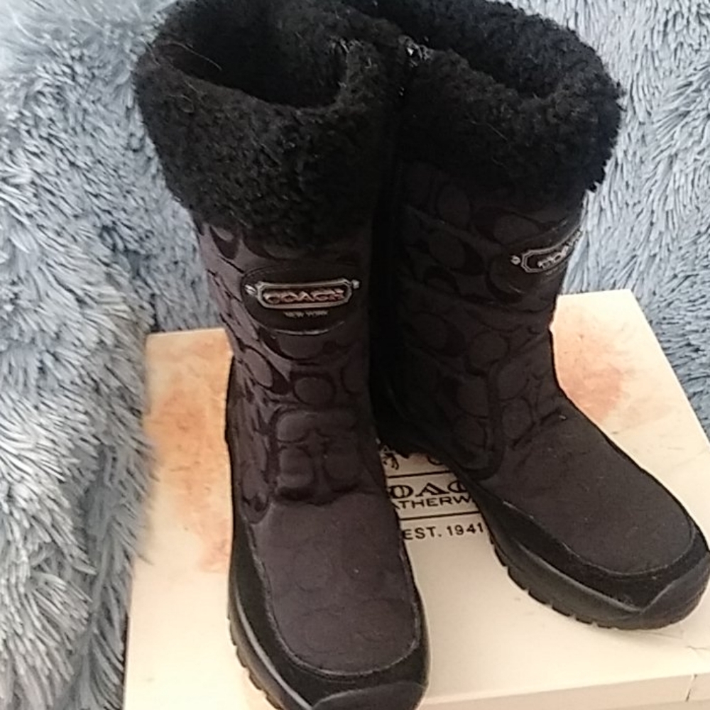 Boots - Picture 5 of 8